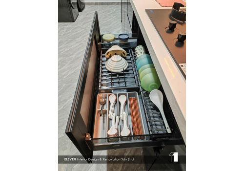 eleven_watermark17_739817036